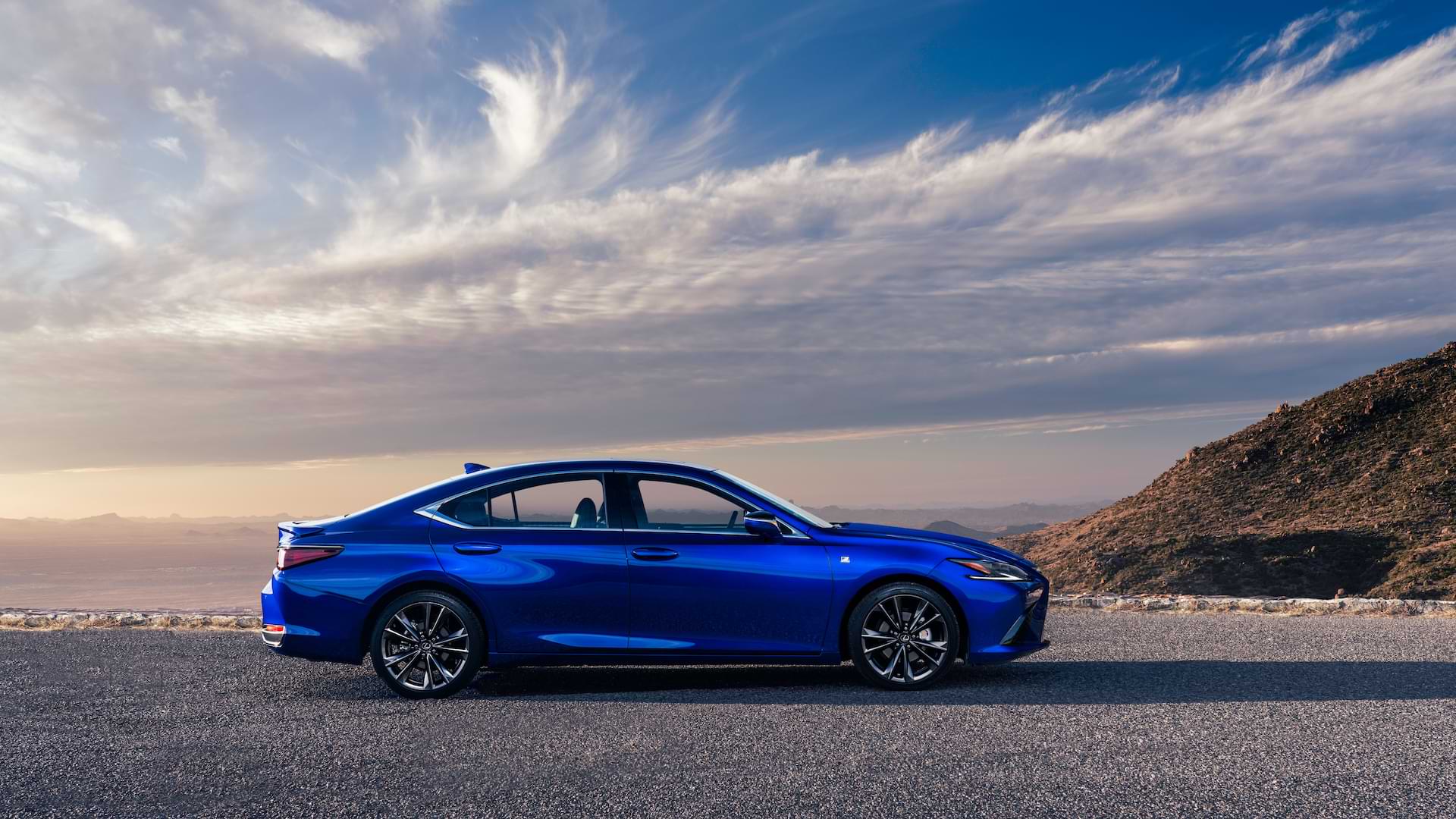 2021 Lexus ES 300h F Sport