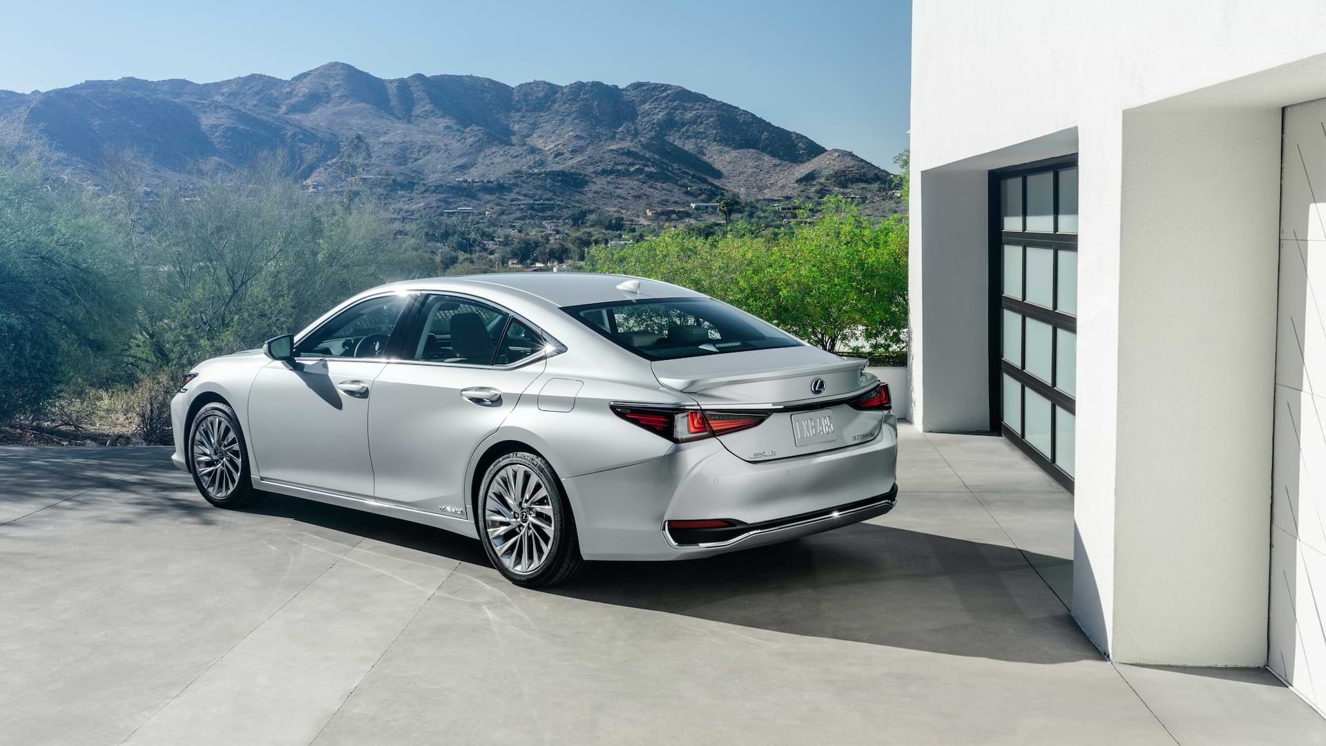 2021 Lexus ES 300h
