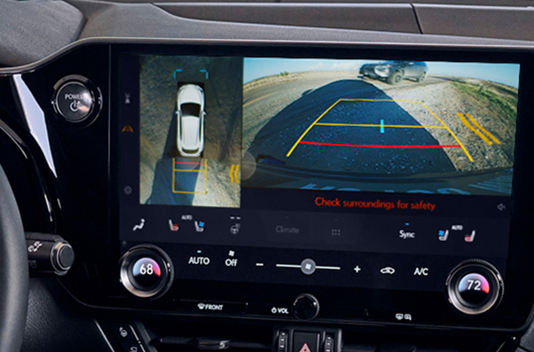 The screen dashboard of the Lexus NX showing the reverse camera